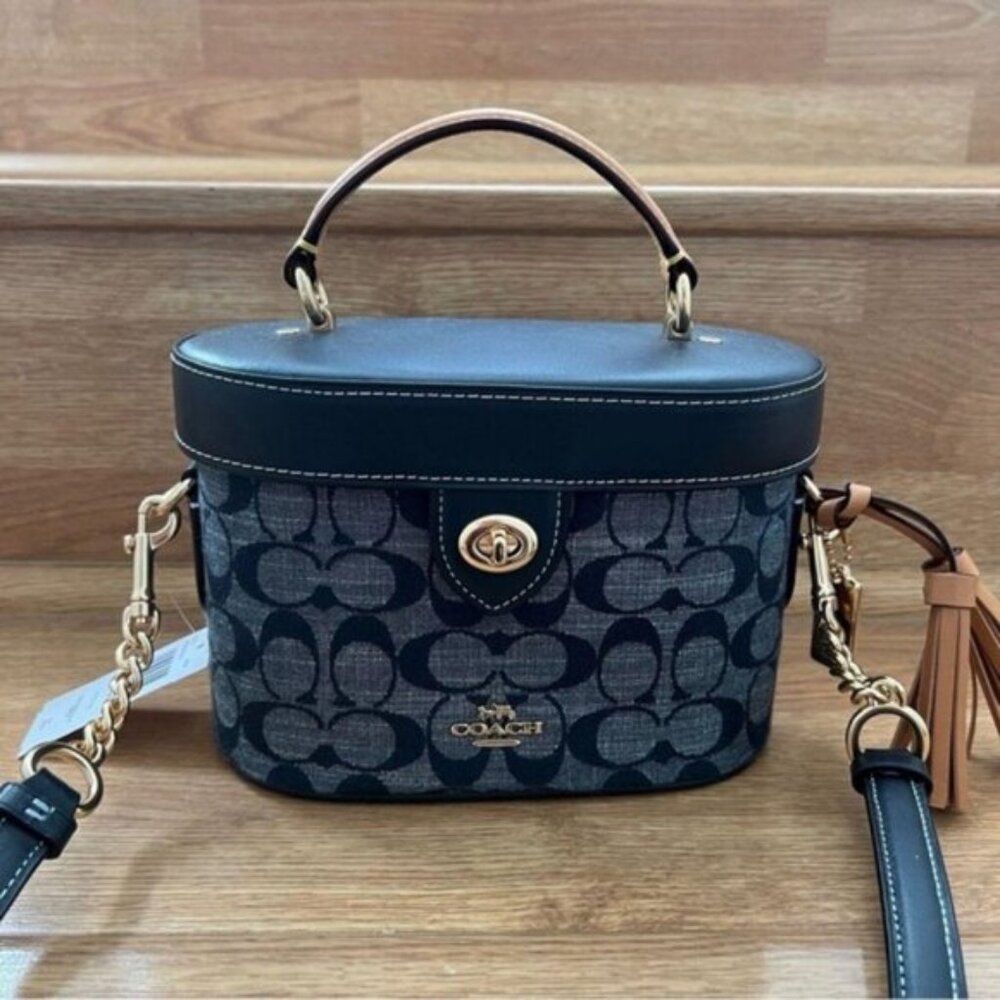 Coach C8165 Kay Crossbody In Signature Chambray In Gold/DENIM MULTI